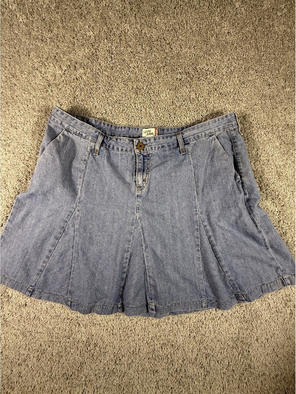 Levi Jeans Women’s Denim Skirt Size 14 Flare
